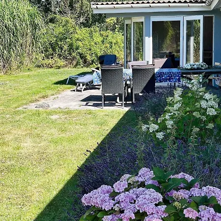 10 Person In Dannemare-by Traum *